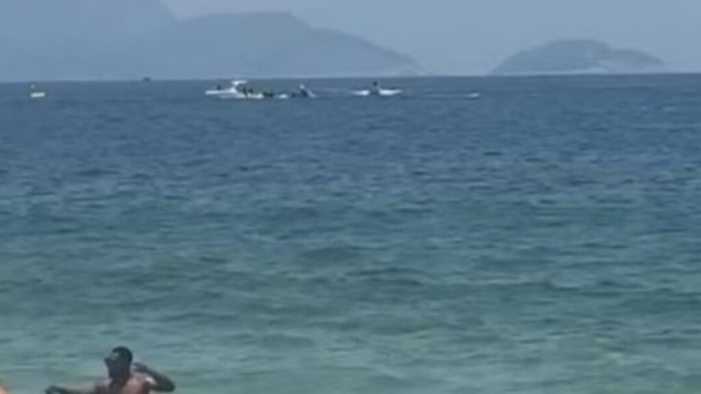 ultraleve mar copacabana rio de janeiro 2.jpg