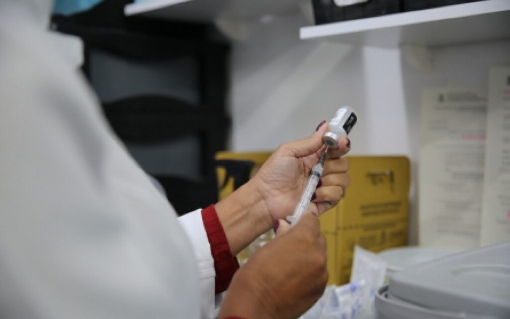 1 thumb secretaria de saude de duque de caxias disponibiliza vacina atualizada contra a covid 19 par.jpeg