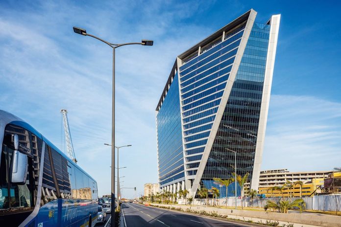 aqua c 696x464 1.jpg