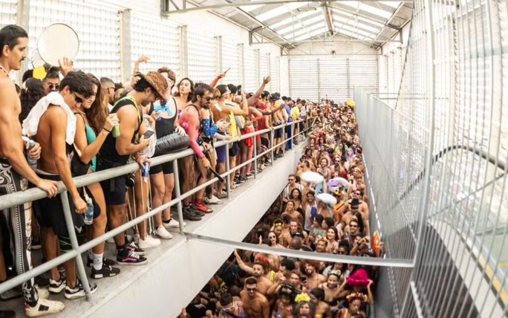 folioes estacao duque de caxias supervia caxias water planet bloco carnaval 2026 rio de janeiro 3.jp .jpeg