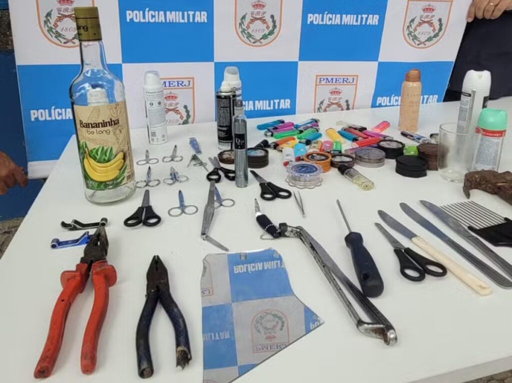 policia militar objetos perfurocortantes circuito preta gil centro rio de janeiro cha da alice bloco.jpeg