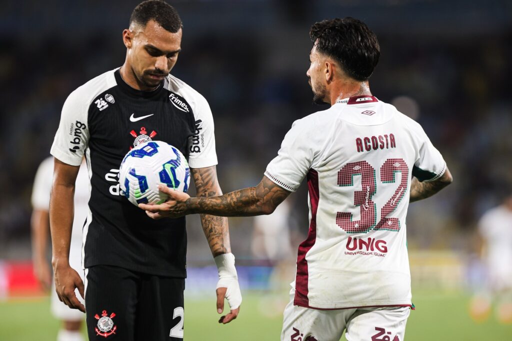 matheuzinho lucho acosta fluminense corinthians brasileirao 2025 maracana.jpg