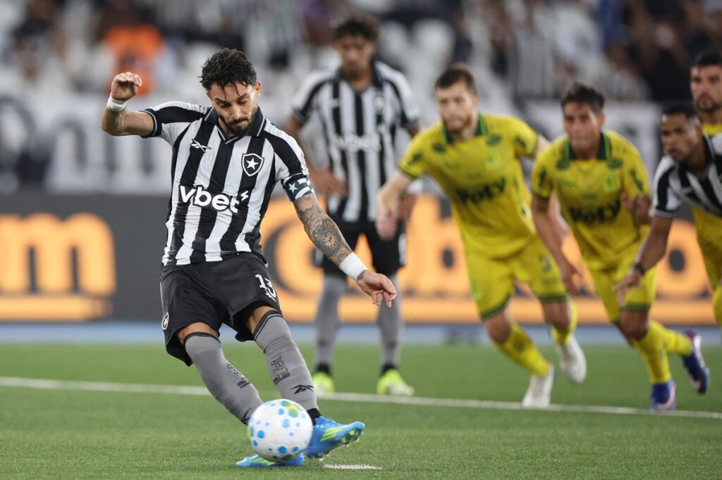 Melhores momentos de Botafogo 3 x 2 Mirassol pela 9ª rodada do Brasileirão alex telles botafogo mirassol campeonato brasileiro 2026 estadio nilton santos engenhao.jpg