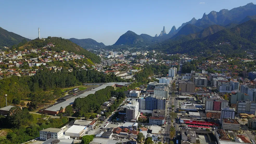 Câmara de Teresópolis revoga lei que autorizava prédios de até 20 andares no bairro do Alto dji 0008 1.webp.webp